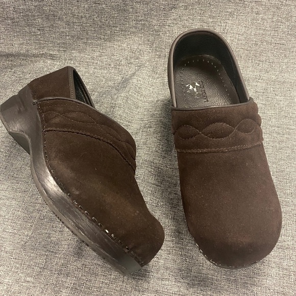 Lands' End Shoes - LANDS’ END Brown Suede Clogs womens shoes size 7